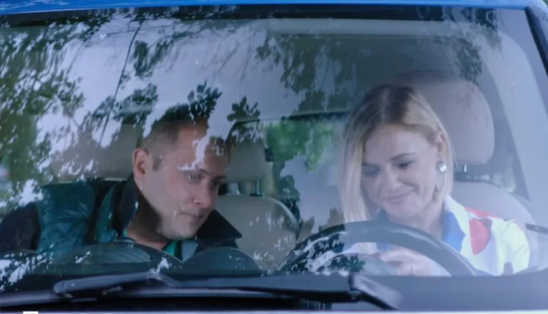 Момент из 11 серии 1 сезона