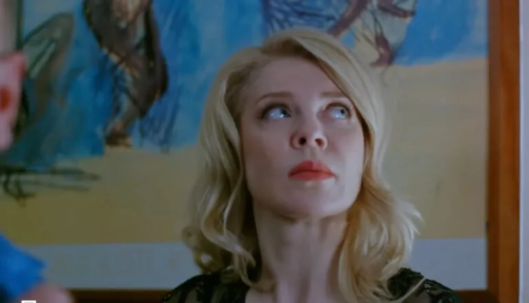 Момент из 16 серии 1 сезона