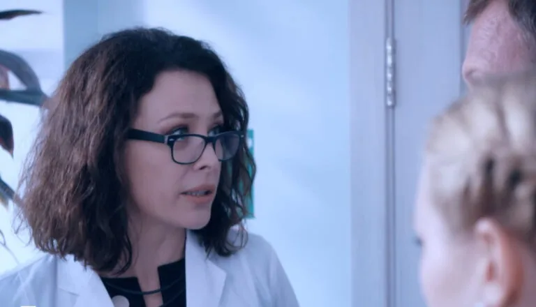 Момент из 1 серии 3 сезона