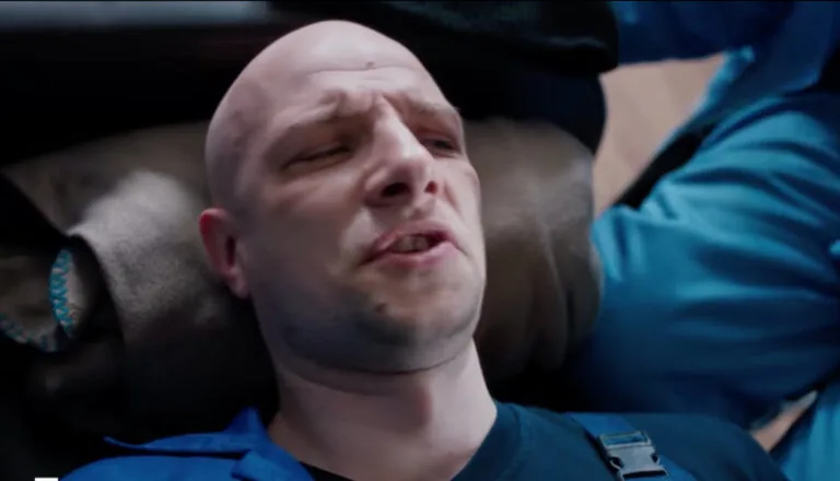 Момент из 20 серии 4 сезона